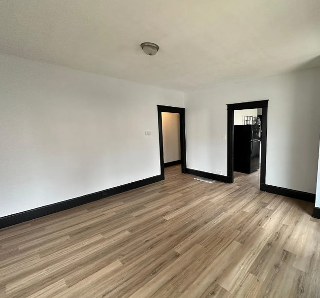 Building Photo - 931 Olive Ave
