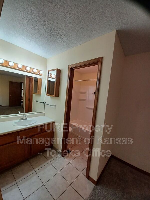 Building Photo - 6308 SW 27th St