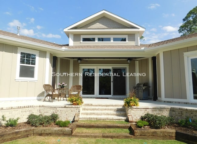 Building Photo - 16600 Innerarity Point Rd