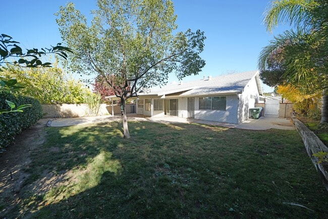 Building Photo - 27767 Crookshank Dr