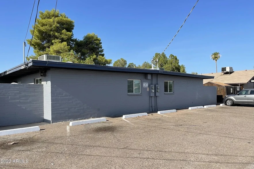 Parking - 1078 W Flint St