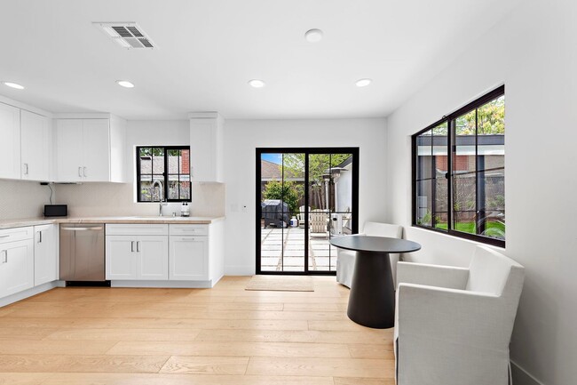Building Photo - 219-221 Monte Vista