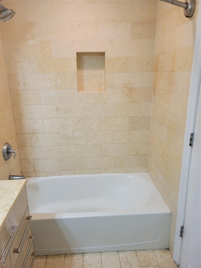 Building Photo - 143-20 Hoover Ave