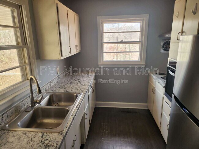 Building Photo - 16 Belvedere Rd