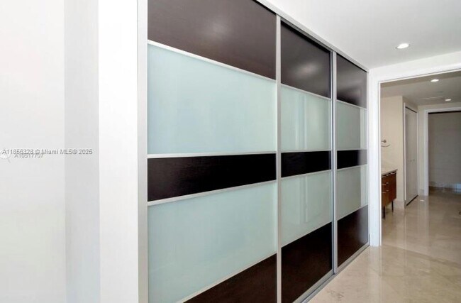 Building Photo - 17001 Collins Ave