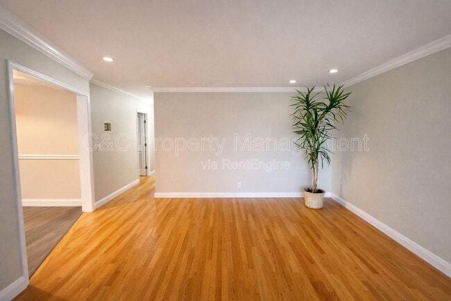 Building Photo - 7132 Bark Ln