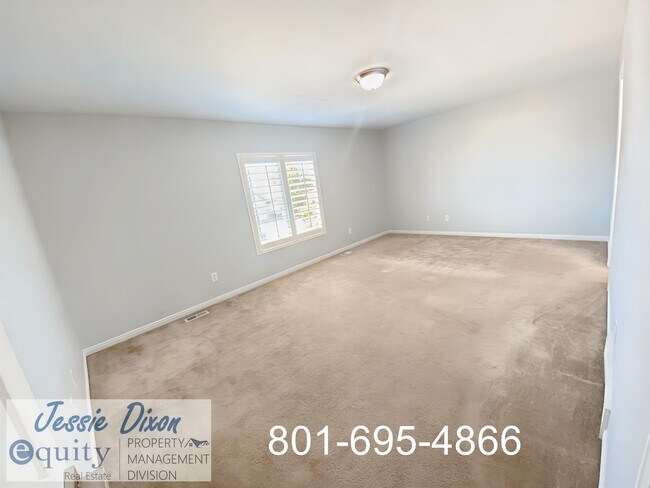 Building Photo - 910 James Cir