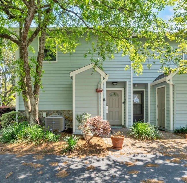 Building Photo - 58 N Myrtle Dr