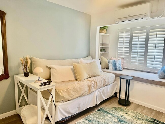 Building Photo - 8151 Camino Del Oro