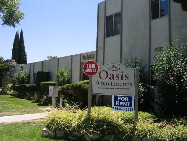 Building Photo - Oasis Apartments