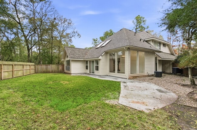 Building Photo - 23 Cedar Chase Pl