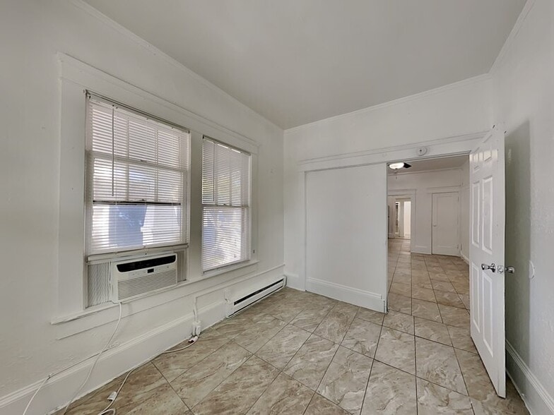 Building Photo - 115 S Grandview Ave