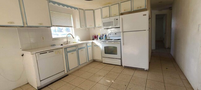 Building Photo - 8289 Pelican Rd