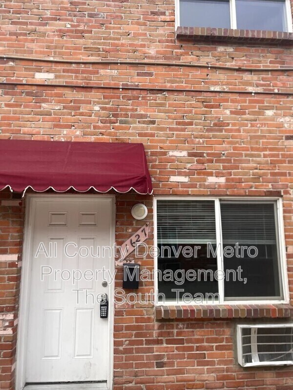 Building Photo - 1627 Alton St