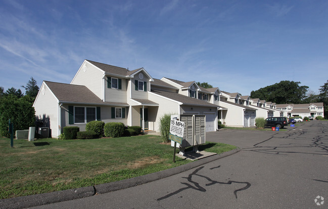 Primary Photo - Rivers Edge Apartments