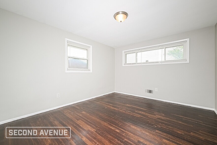 Building Photo - 642 Garden City Dr