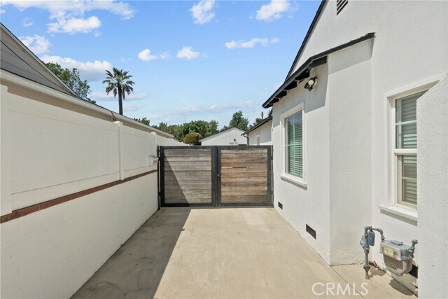 Building Photo - 5937 Ranchito Ave