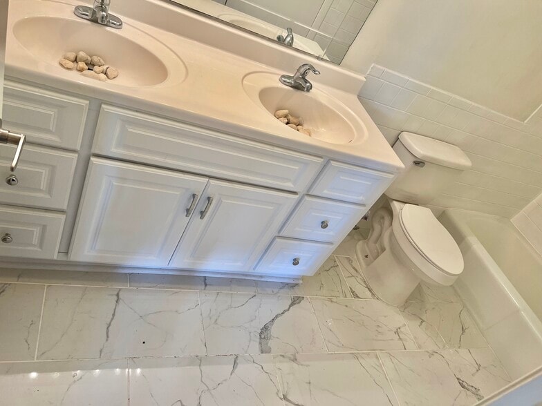 Bathroom - 4266 Roswell Rd NE