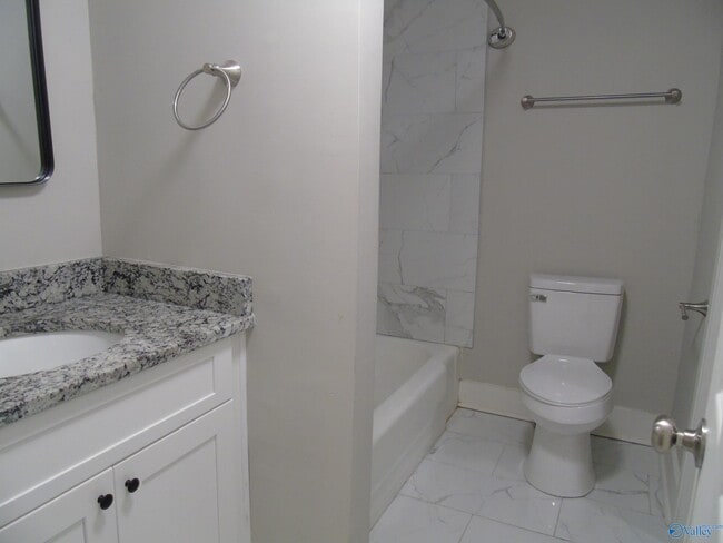 Building Photo - 1107 England St NE