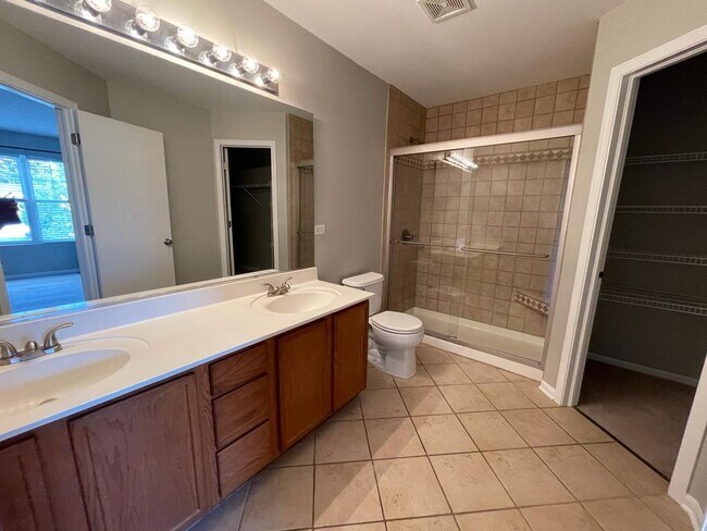 Building Photo - 3915 Granite Ct