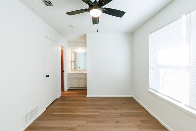 Building Photo - MOVE IN SPECIAL - HALF OFF 1ST MONTH RENT. Newly Remodeled Modern 2 bedroom with a garage
