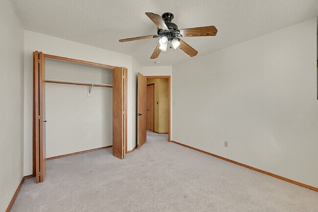 Building Photo - $2,395.00 - 4 Bedrooms, 3.5 Bathrooms, Sin...