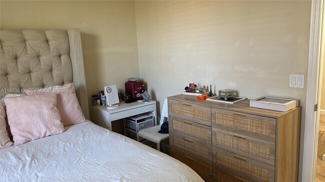 Building Photo - 8437 Blue Cove Way