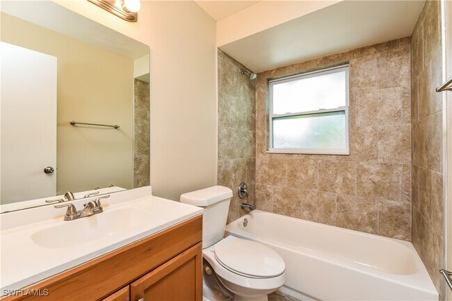 Building Photo - 4856 Deleon St