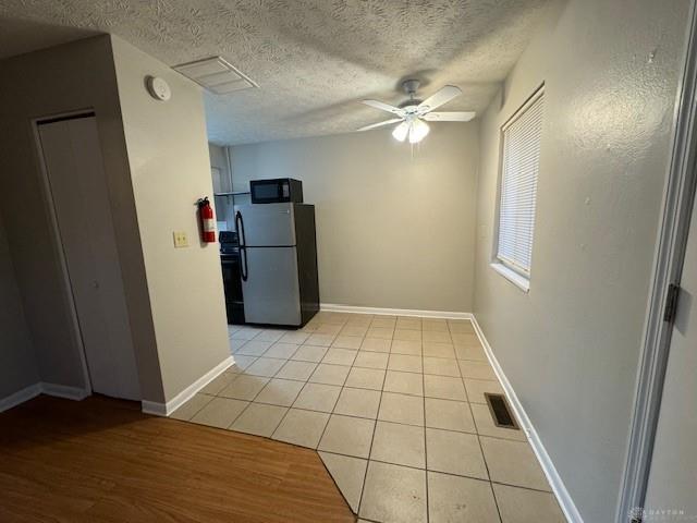 Building Photo - 246 Oak St