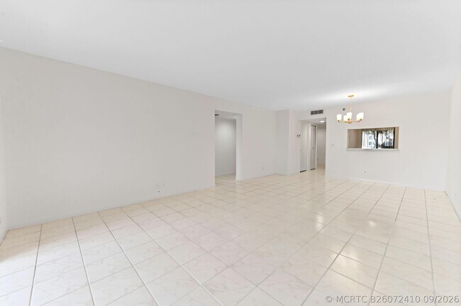 Building Photo - 7260 Kinghurst Dr