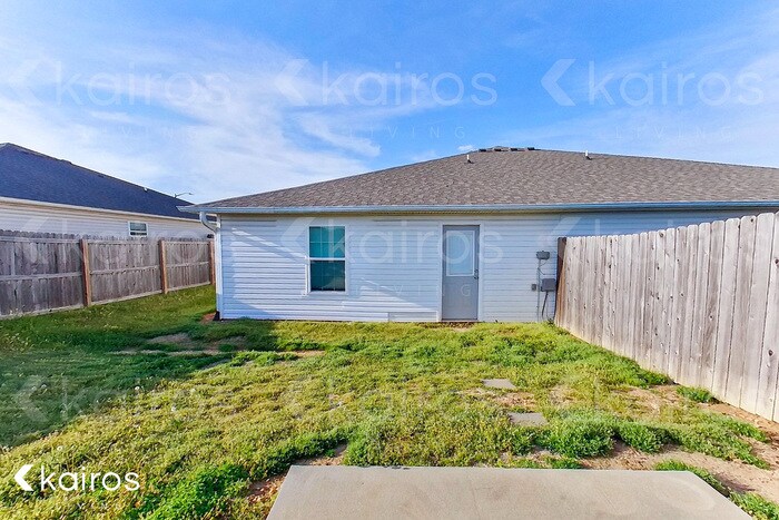 Building Photo - 3900 Thomas St