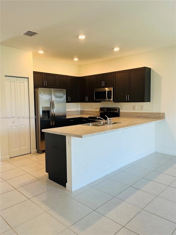 Building Photo - 10124 SW 228th Ln