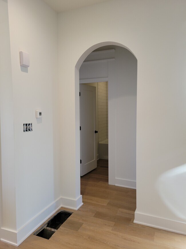 Building Photo - 1226 Sterling St