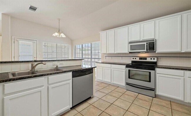 Building Photo - 10133 Cassandra Dr