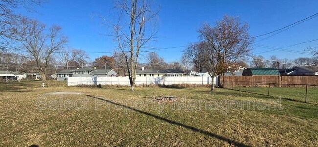 Building Photo - 3914 Maplecrest Rd