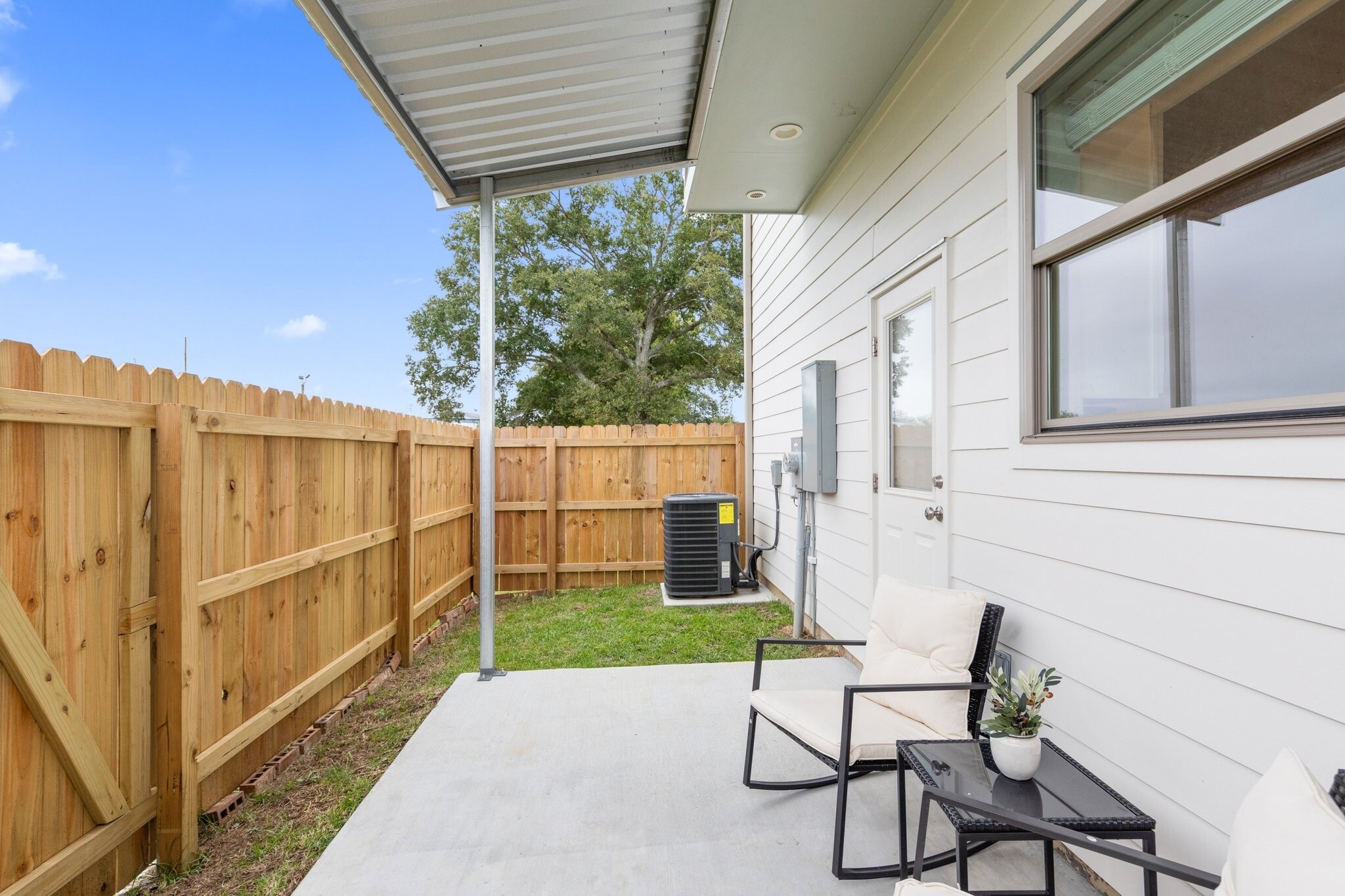 Building Photo - 203 Firethorn Dr