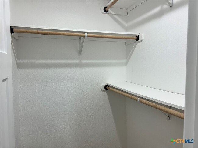 Building Photo - 612 S 26th St