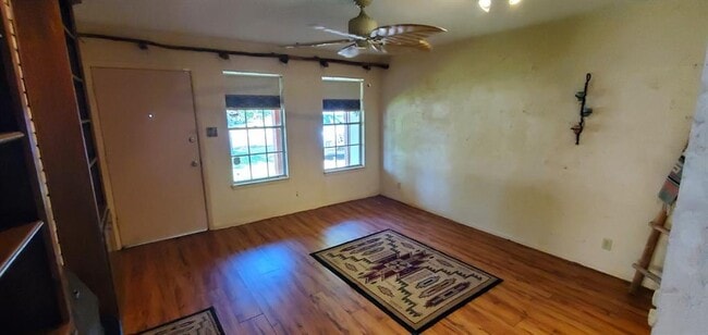 Building Photo - 1806 Cherry Orchard Dr