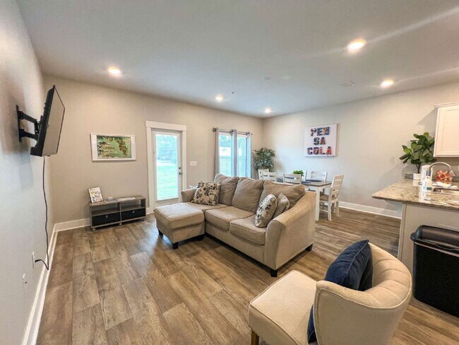 Building Photo - 1508 Farragut Way