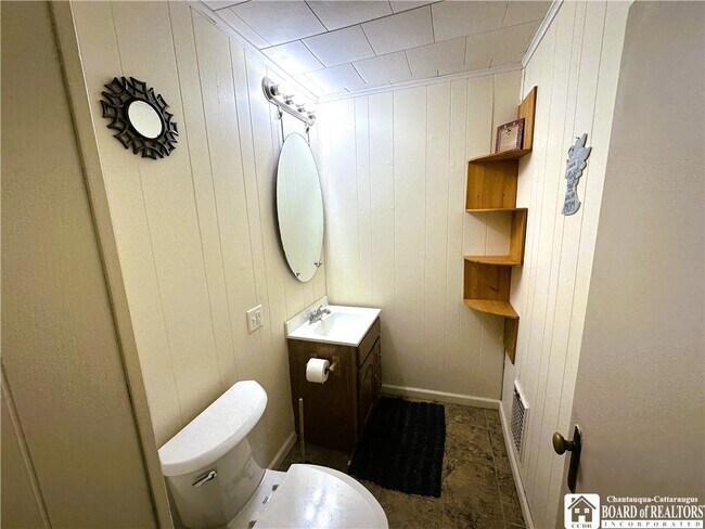 Building Photo - 481 Fairmount Ave