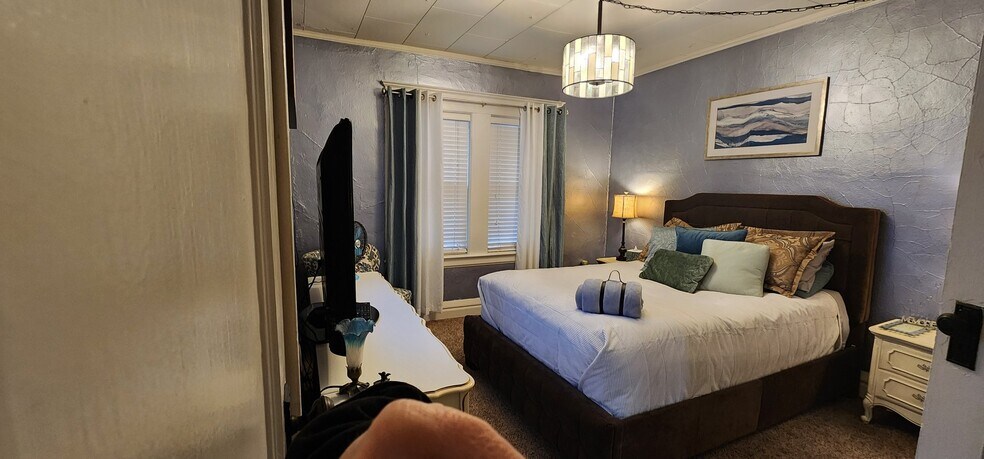 Building Photo - 125 S 5th St