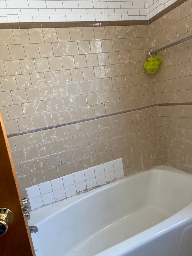 Building Photo - 406 Callodine Ave