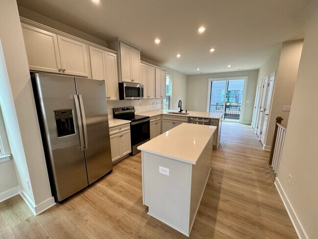 Building Photo - 5021 Chinook Ln