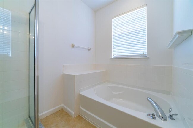 Building Photo - 528 Jasmine Way