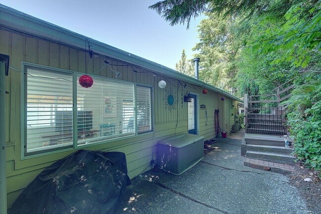 Building Photo - 3bd/2ba Burien House