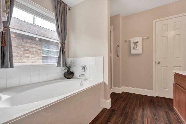 Building Photo - 10439 Hamlet Vale Ct