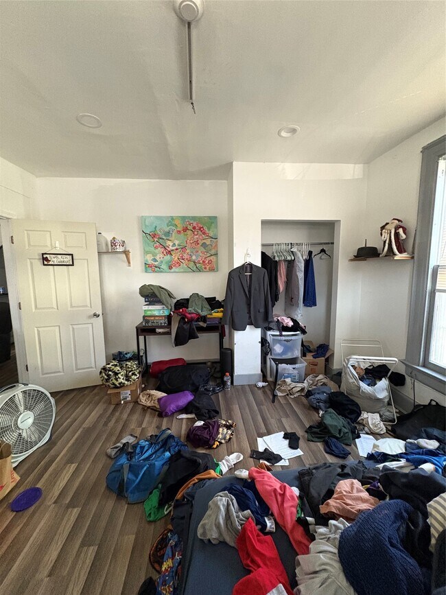 Building Photo - 171 Chapin St