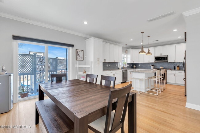 Building Photo - 12 4th St