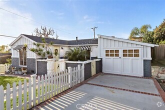 Building Photo - 614 Thalia St