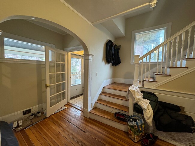 Building Photo - The Best Home in Brighton